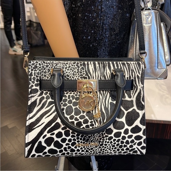 Michael Kors
Hamilton Small Satchel Leather - Picture 16 of 16